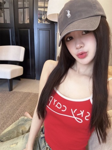 Real shot of American hot girl letter printed camisole women's outer wear with breast pads and beautiful back, slim and slim short top