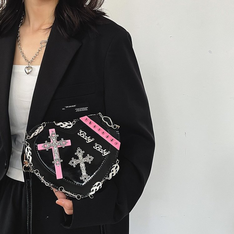 Niche design bag 2024 new versatile women's bag Internet celebrity fashion crossbody bag y2k hot girl heart-shaped shoulder bag