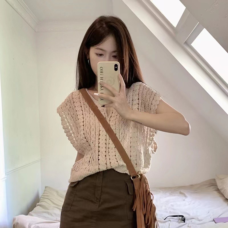 Hollow crocheted V-neck vest sweater summer new trendy design with sleeveless Korean style top for women ins sweet