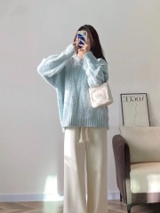 Milk blue twist sweater for women, gentle, lazy, loose and white pullover sweater, pleated skirt two-piece suit