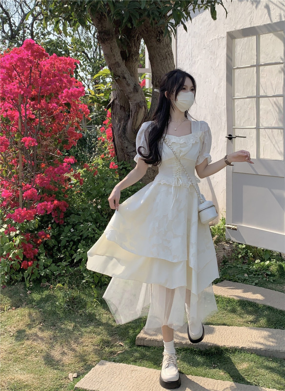 Real shot and real price 2023 irregular square neck short-sleeved dress