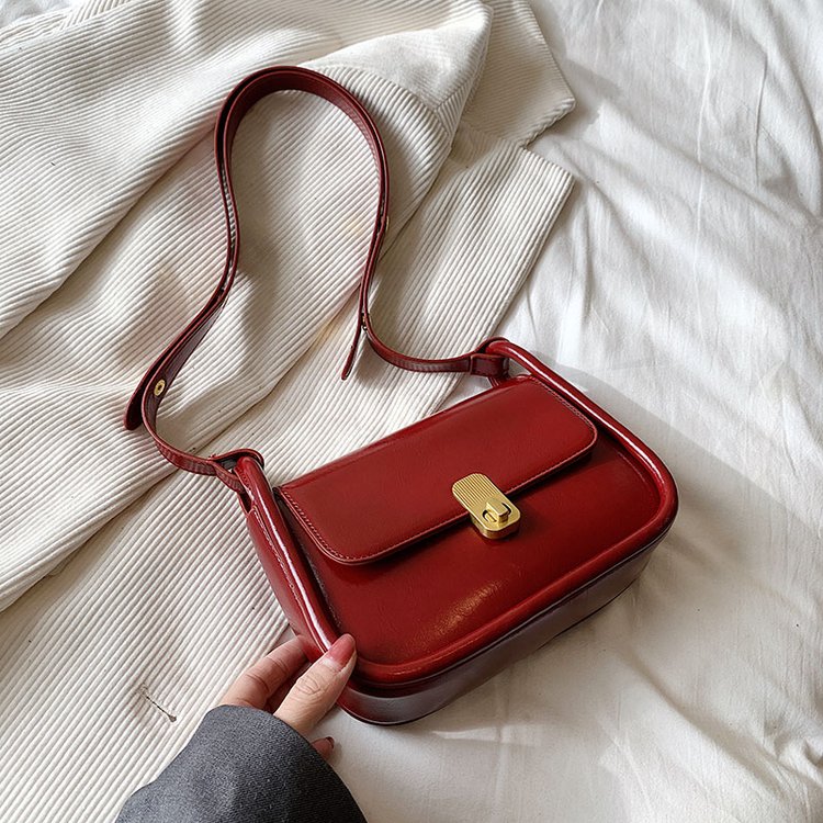 High-end textured red small bag for women 2024 spring and summer new hot style versatile cross-body bag single shoulder armpit small square bag