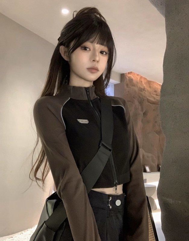 Casual sports style contrasting color splicing long-sleeved designer jacket pullover navel-baring zipper stand-collar top for women