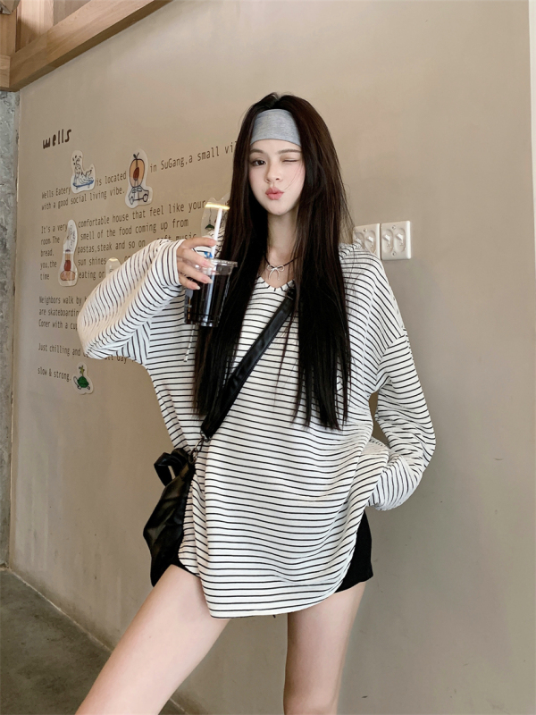 Real shot of lazy style black and white striped loose autumn long-sleeved hooded sweatshirt 2024 new casual top for women