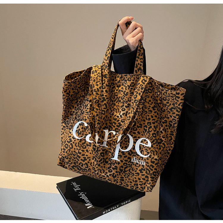 Large capacity leopard print fashion shoulder bag women's new simple personality tote bag large shopping bag versatile travel bag