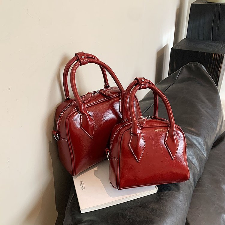 High-end waxed leather small bag for women 2024 new autumn and winter versatile crossbody bag red handbag bowling bag