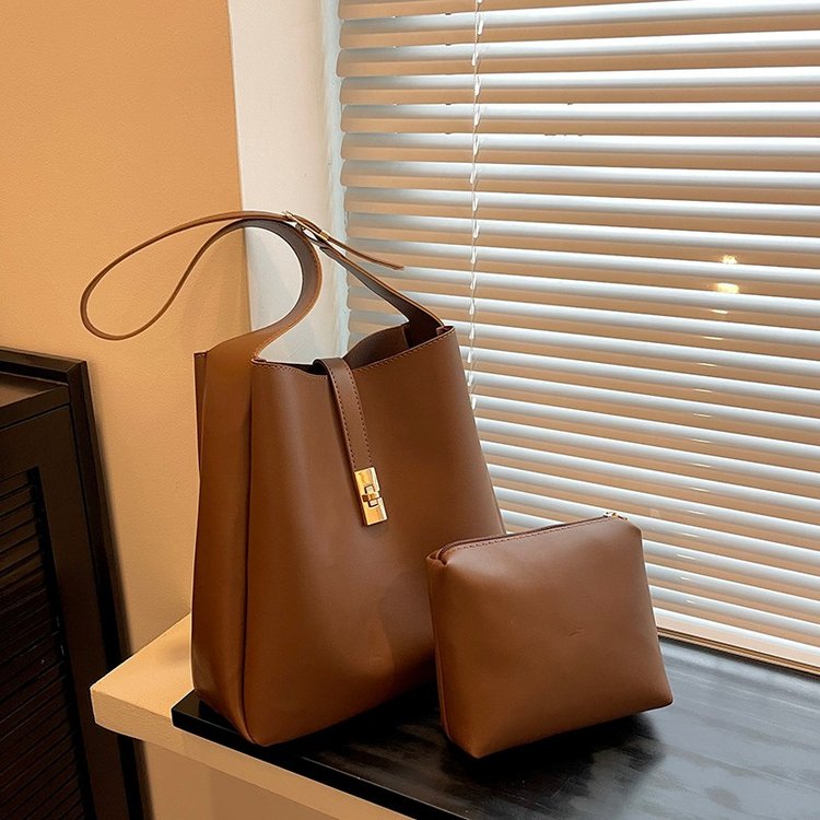 New autumn bag for women retro simple light luxury style shoulder bag texture ins casual versatile crossbody bag for women