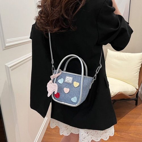 This year's popular bucket bag for women 2024 new summer versatile one-shoulder crossbody small bag hot style contrasting handbag