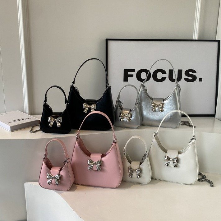 This year's popular high-end women's trendy niche bags spring versatile chain crossbody bag mini shoulder armpit bag