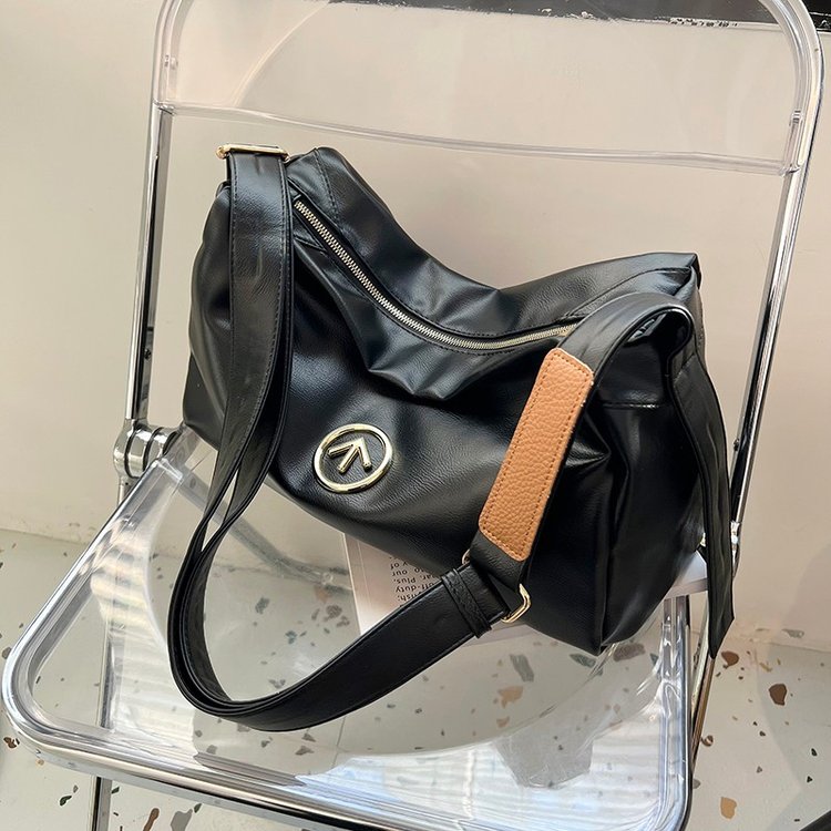 Grotto pillow bag arrow bag non-sexist black stone leather large capacity shoulder crossbody soft bag