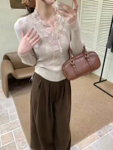 Autumn 2024 Korean new style French style eyelash lace collar stitching long-sleeved sweater base layer