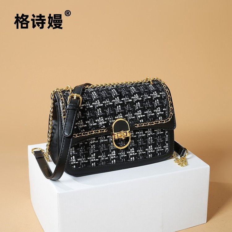 2024 Fashion New Fashion Small Fragrance Style Diamond Chain Bag Niche Crossbody Small Square Bag Versatile Commuting Bag for Women