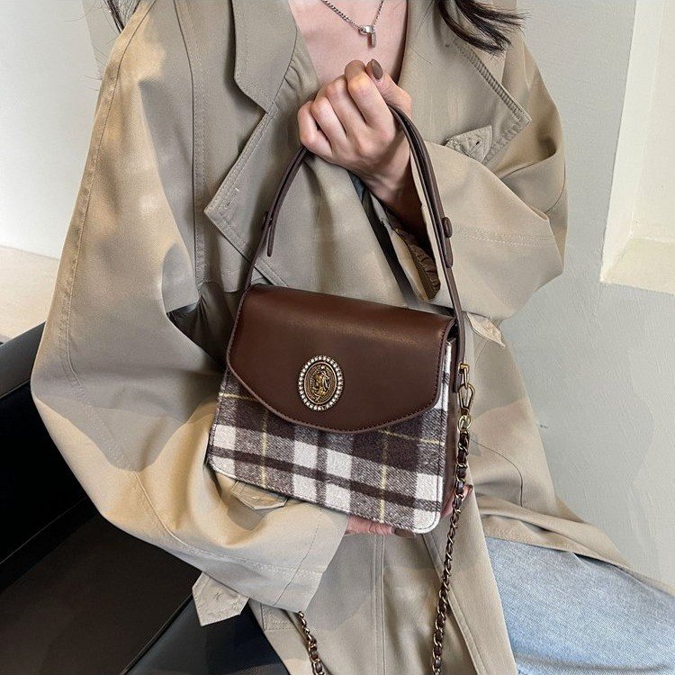 High-end women's bags 2024 new fashion versatile shoulder crossbody bag woolen plaid hot style portable small square bag