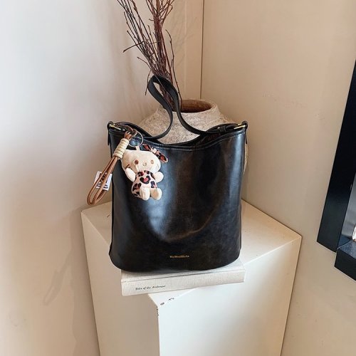 Cross-border retro fashion bucket bag for women 2024 winter new simple casual shoulder bag Korean style crossbody high-end