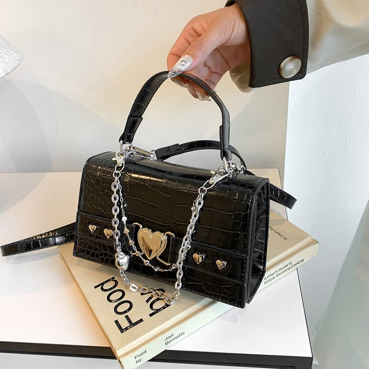 Magnetic clasp opening portable light luxury women's bag niche design Gothic chain heart-shaped decoration versatile shoulder crossbody bag
