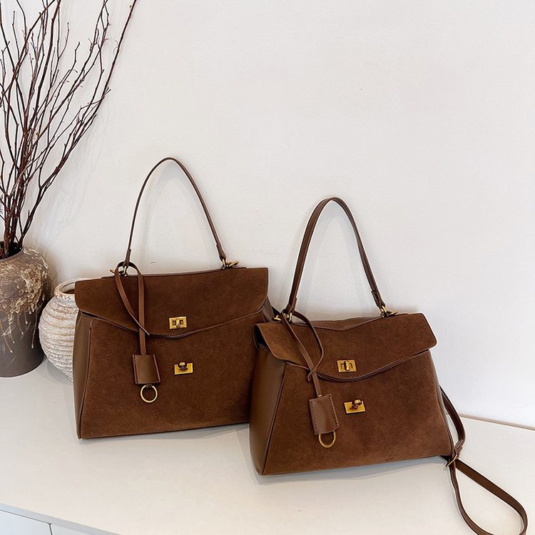 2024 new autumn and winter genuine leather matte high-end lock armpit bag single shoulder crossbody casual commuting Kelly bag for women