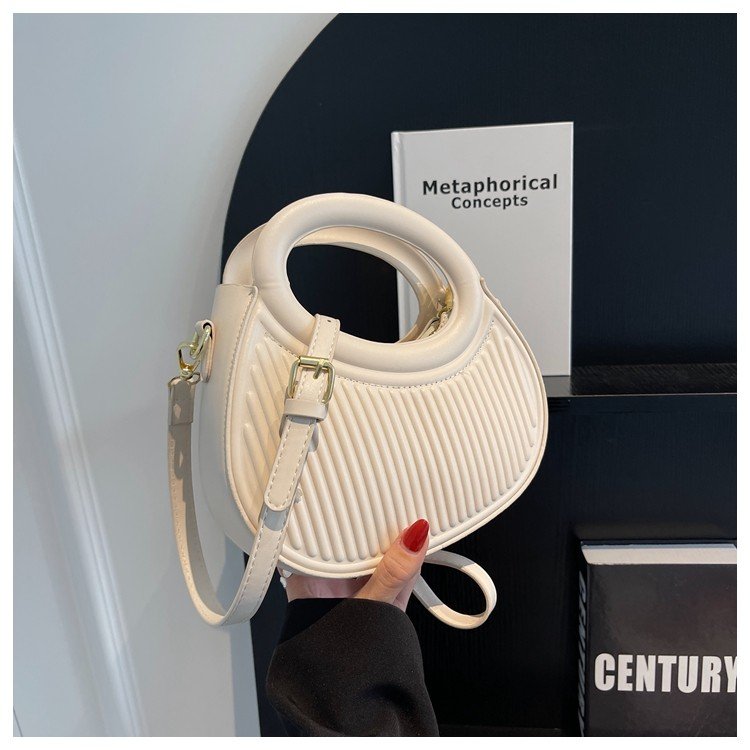 Pleated personality trendy simple ins crossbody bag 2024 new spring portable shoulder bag for women commuting bag for women