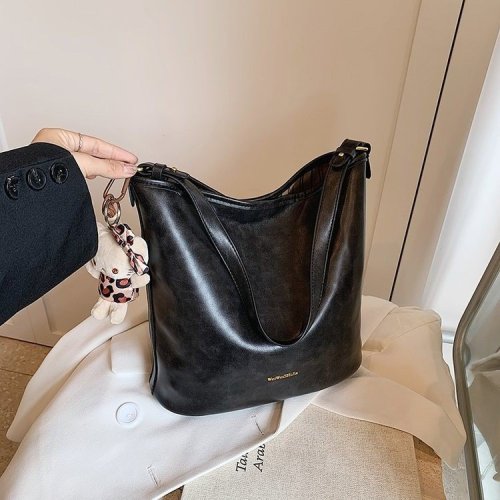 Cross-border retro fashion bucket bag for women 2024 winter new simple casual shoulder bag Korean style crossbody high-end