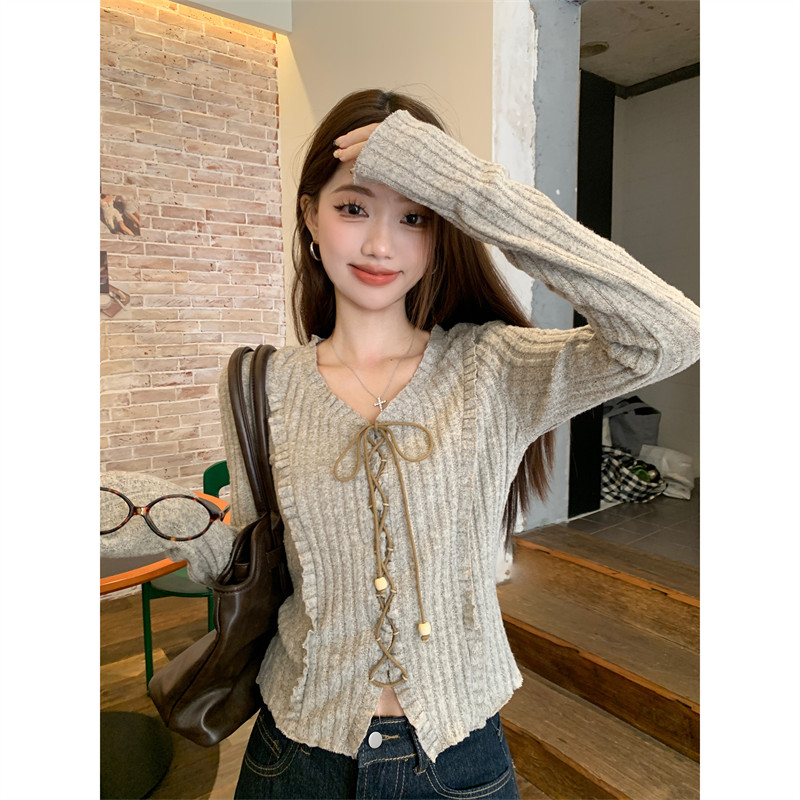 2024 Early Autumn Pullover Top Design Slim Fit American Strap Long Sleeve T-Shirt Women's Sweet Short Style