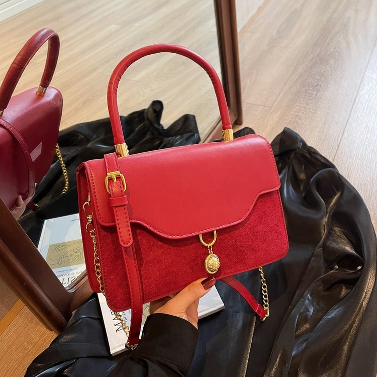 Red wedding retro velvet bag for women 2024 new crossbody handheld small square bag high quality handheld bridal bag