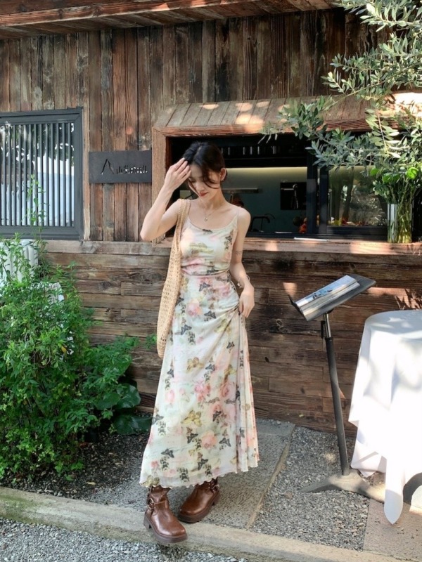 New French retro print slim fit dress with sweet and spicy niche design floral suspender long skirt