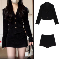 Early autumn and winter outfit for women 2024 new Xiaoxiang Hepburn style high-end black suit dress