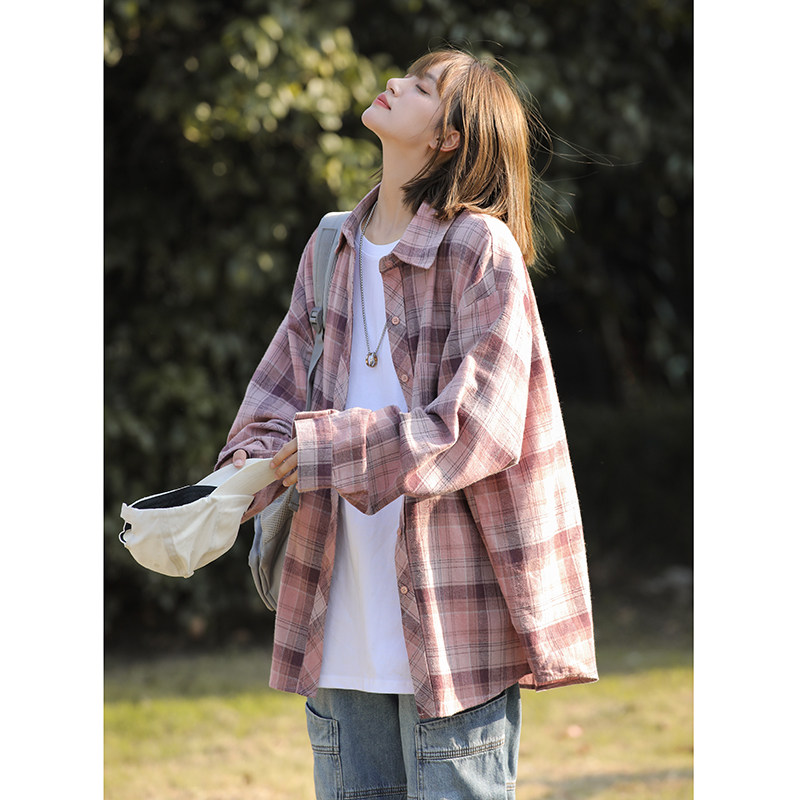 Long sleeve loose plaid shirt male casual female model exterior pink