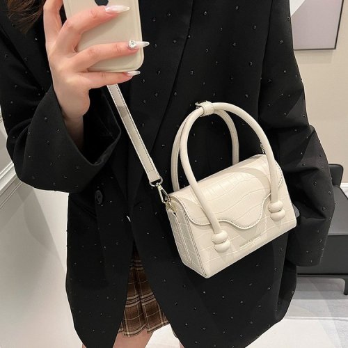 Korean style fashion handbag women's bag 2024 new trendy fashion simple small square bag high-end foreign style crossbody bag