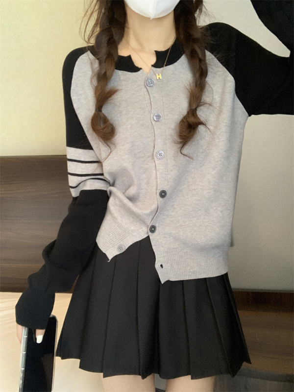Design striped slim fit raglan sleeve sweater for women in autumn with niche v-neck long-sleeved slim cardigan top