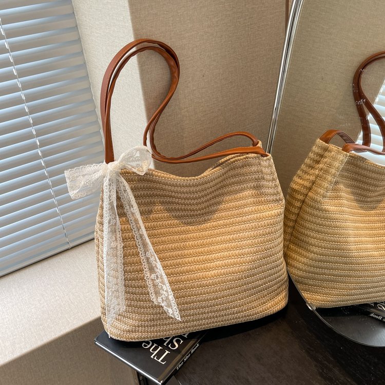 2024 Japanese Hansen series versatile casual shoulder woven bag contrasting color large capacity spring and summer new simple tote bag for women