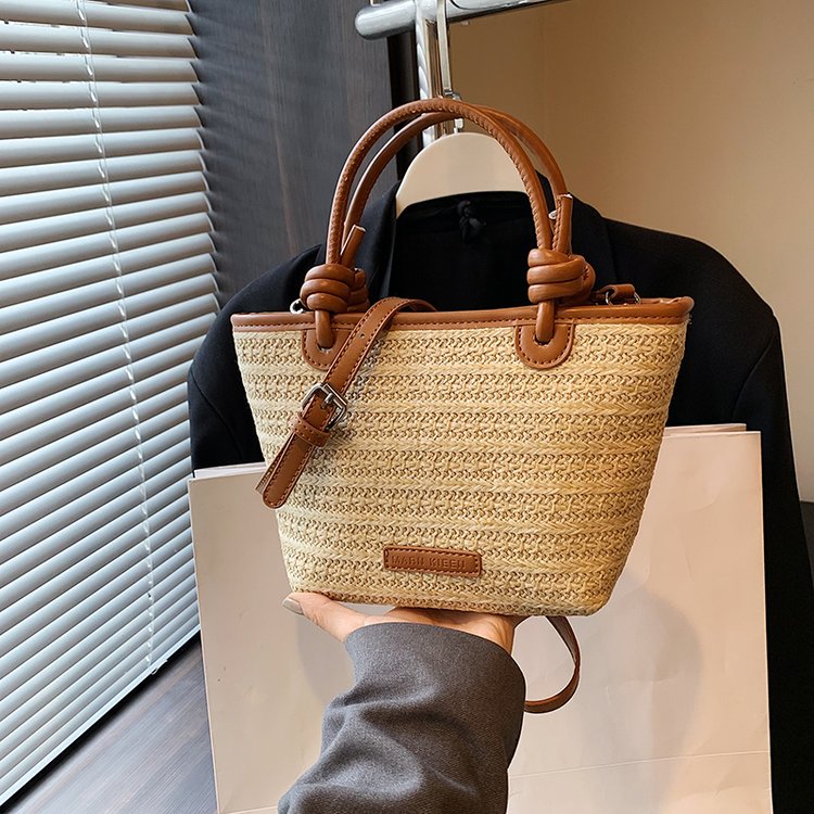 Summer vacation beach style straw bag hand-held crossbody bag 2024 new style style rope knot vegetable basket bag woven bag