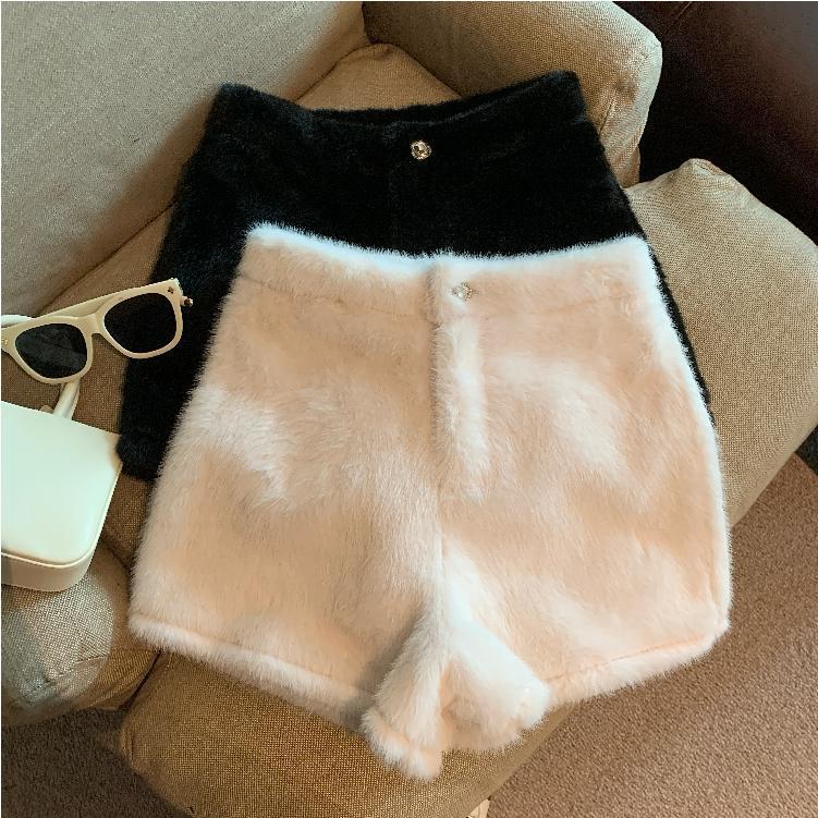 White mink plush shorts for women, autumn and winter outer wear, casual casual bottoming three-point pants, wide-leg a-line boot pants