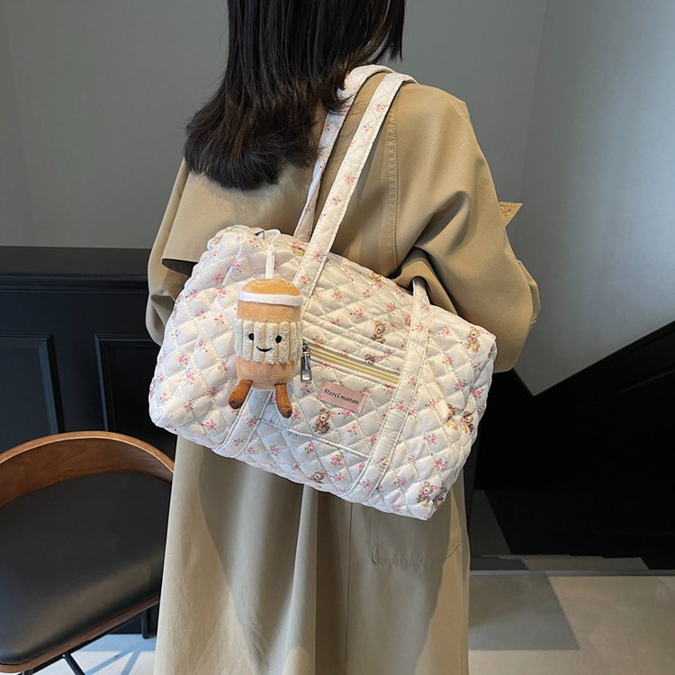 Niche large-capacity short-distance travel girl new 2024 commuter student class single shoulder tote bag floral fabric