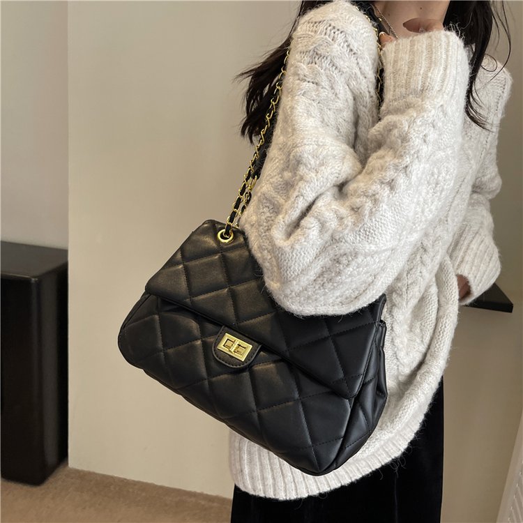 High-end texture small fragrant style rhombus chain armpit bag for women 2024 new large capacity Korean style shoulder crossbody bag