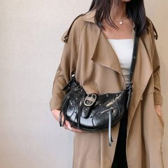 Women's bag, large-capacity motorcycle bag, high-quality, versatile shoulder bag, armpit bag, oiled wax leather croissant bag