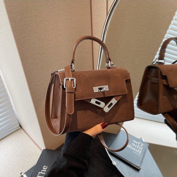2024 Korean version of popular single shoulder high-end large-capacity crossbody simple bag tote Japanese and Korean popular style