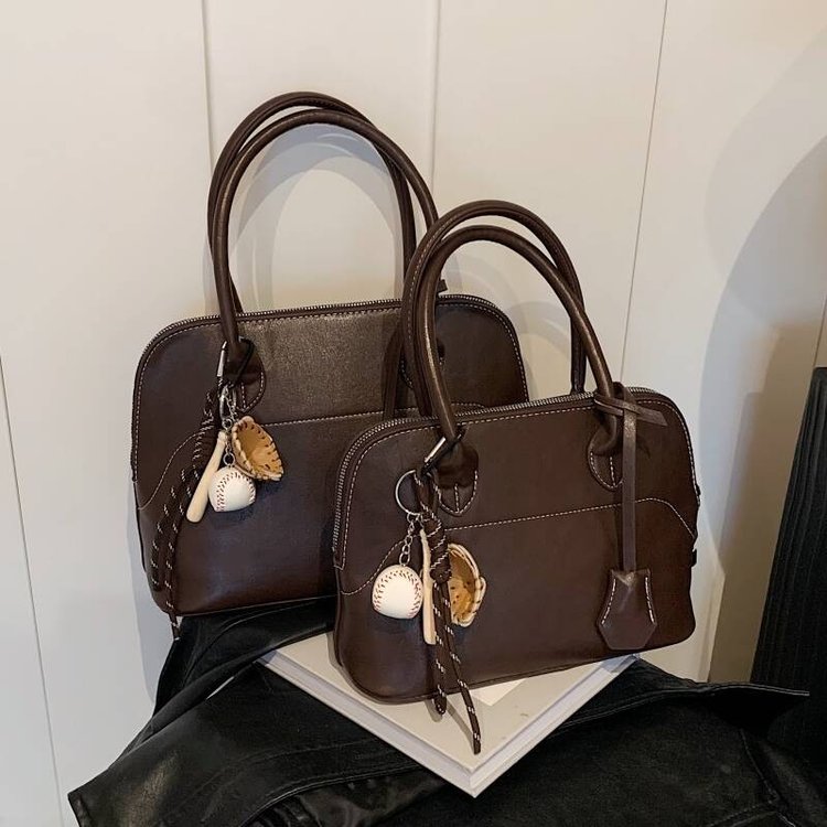 2024 Solid Color Winter New Style Simple Casual Commuting Shoulder Crossbody Handheld Shell Bag Women's Retro Frosted