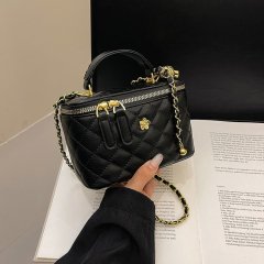 Hand-carrying small fragrant style bag for women 2024 new versatile rhombus chain shoulder bag high-end niche crossbody bag