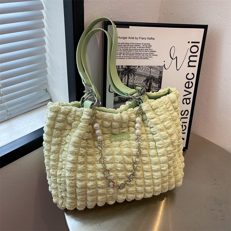 This year's popular milk puff puff bag women's 2024 new large-capacity commuter tote bag shoulder bag trend