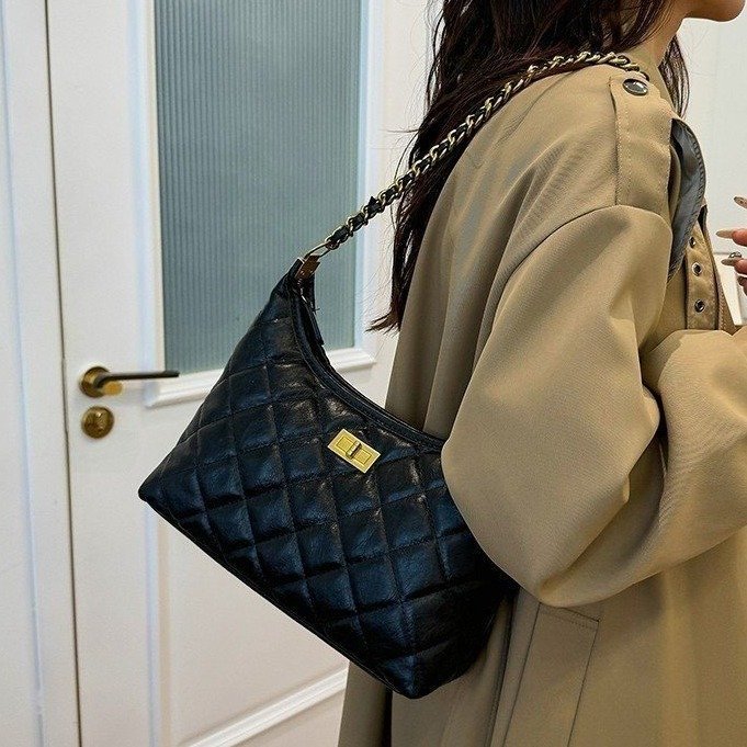 Underarm bag women's large capacity 2024 new summer niche rhombus chain bag fashionable single shoulder crossbody small square bag