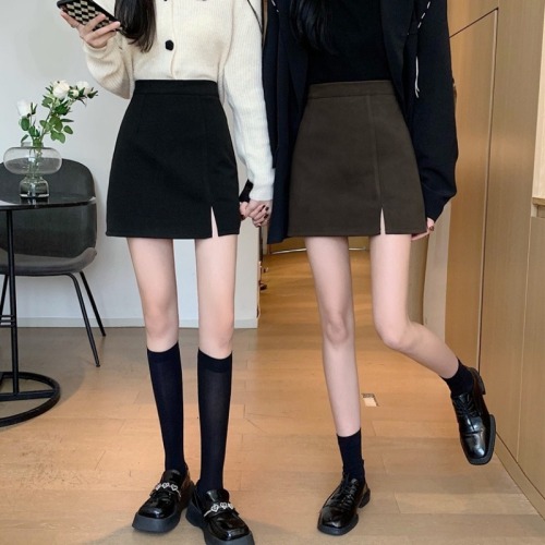 Woolen slit hip-covering one-step skirt for women 24 autumn new high-waisted slimming A-line skirt with sweater