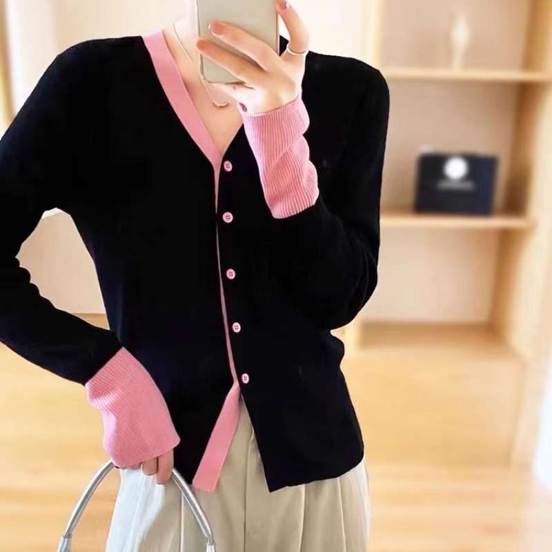 Fashionable age-reducing color-blocked v-neck single-breasted cardigan for women 2024 autumn new style comfortable slimming sweater thin jacket