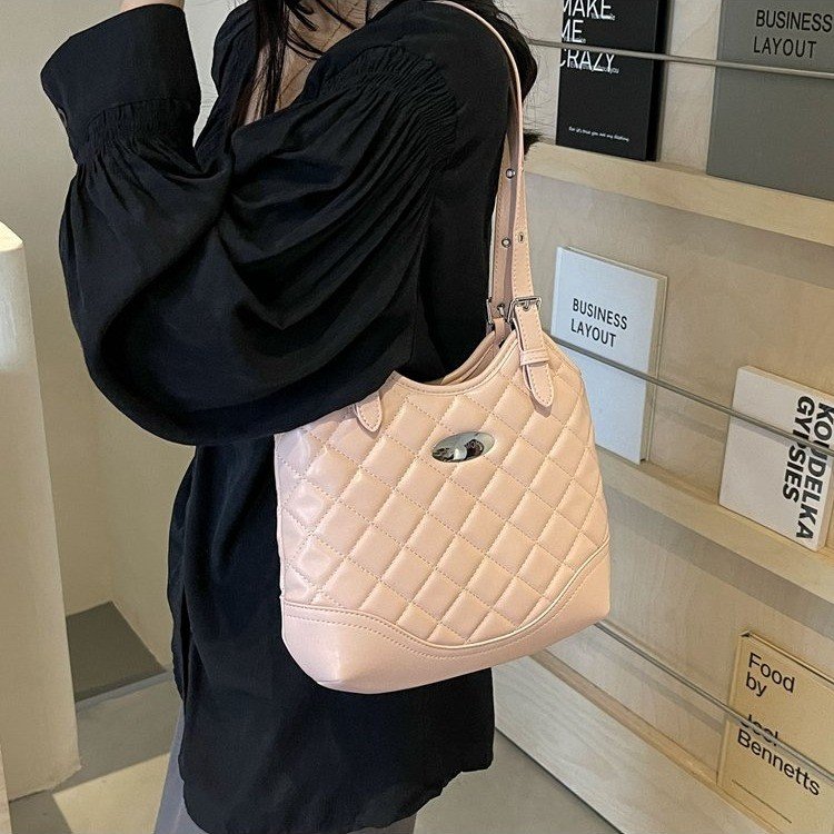 Xiaoxiangfeng gentle bucket bag women's high-end commuting handbag ins versatile vegetable basket shoulder armpit bag