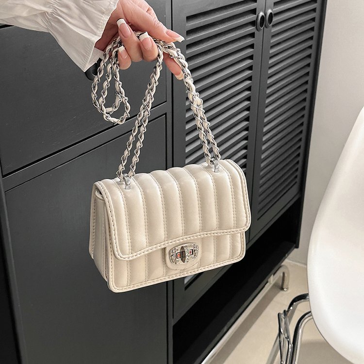 High-end textured small fragrant style women's bag pleated milky white small square bag 2024 new fashion chain shoulder crossbody bag