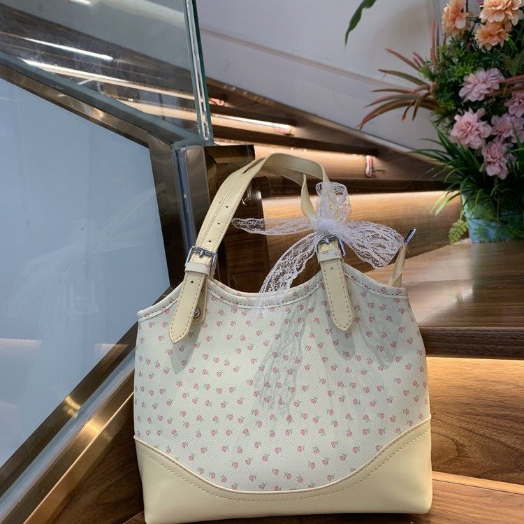 Niche design retro polka dot contrasting color commuter tote bag versatile casual sweet small fresh shoulder handbag