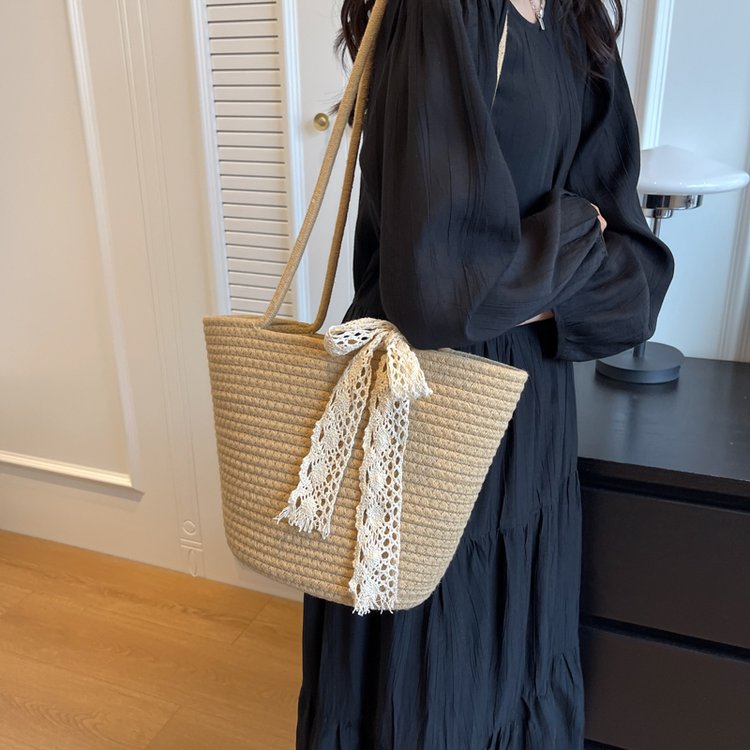 Large-capacity hand-woven bag for women 2024 early spring new tote bag for women ins going out to beach vacation bag for women