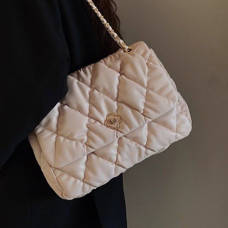 2024 New Fashionable and High-end Women's Bags Portable Commuting Large Capacity Shoulder Bags Fashionable and Versatile Crossbody Bags for Women