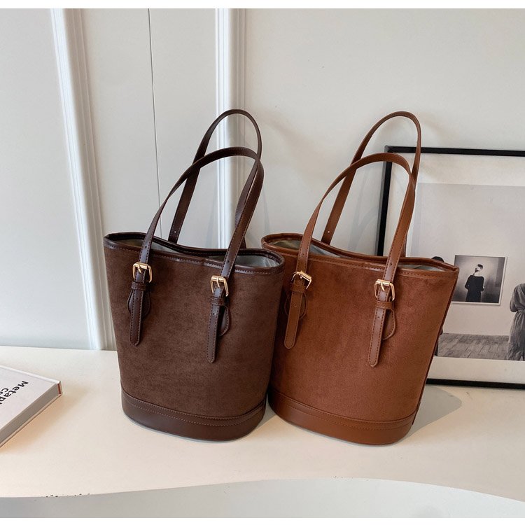 Processed and customized retro large-capacity armpit bag women's bag autumn new bucket bag simple and versatile shoulder bag