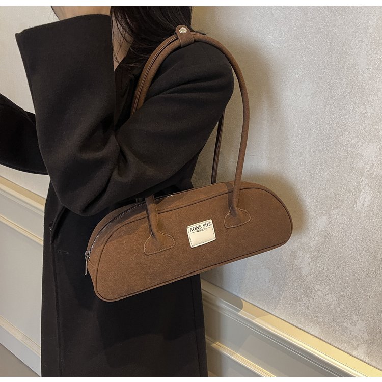 French niche retro armpit bag for women 2024 new bowling bag simple large capacity portable commuter bag