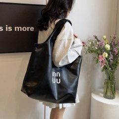 Foreign single casual large-capacity bag for women 2024 new fashion commuter single shoulder college student class tote bucket bag